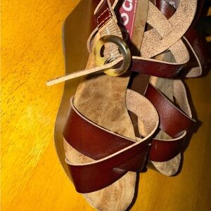 Pop Brown Wedge Sandals with Elegant Design